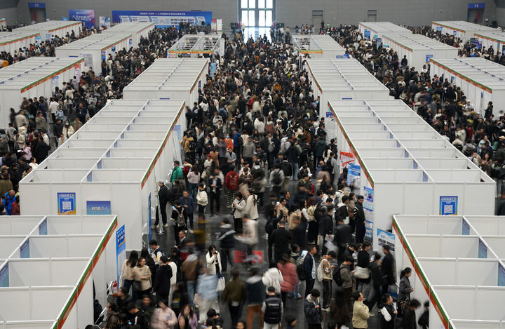 这是2026年3月14日拍摄的2026“起跑春天”杭州青年人才交流大会现场。新华社记者 韩传号 摄