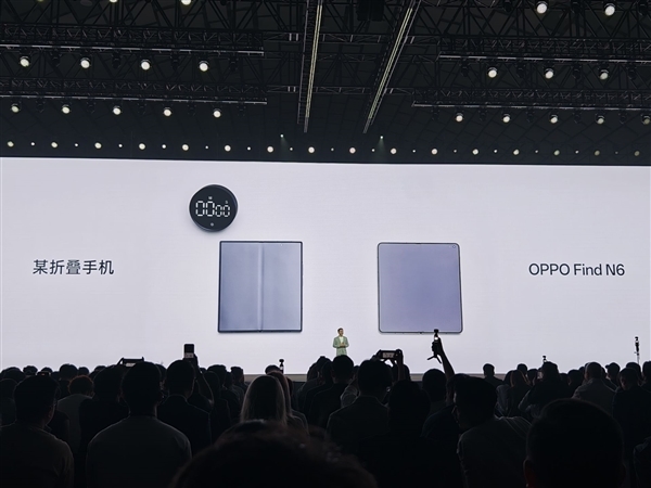 OPPO贴脸开大！友商全新折叠屏折叠一小时就出现明显折痕
