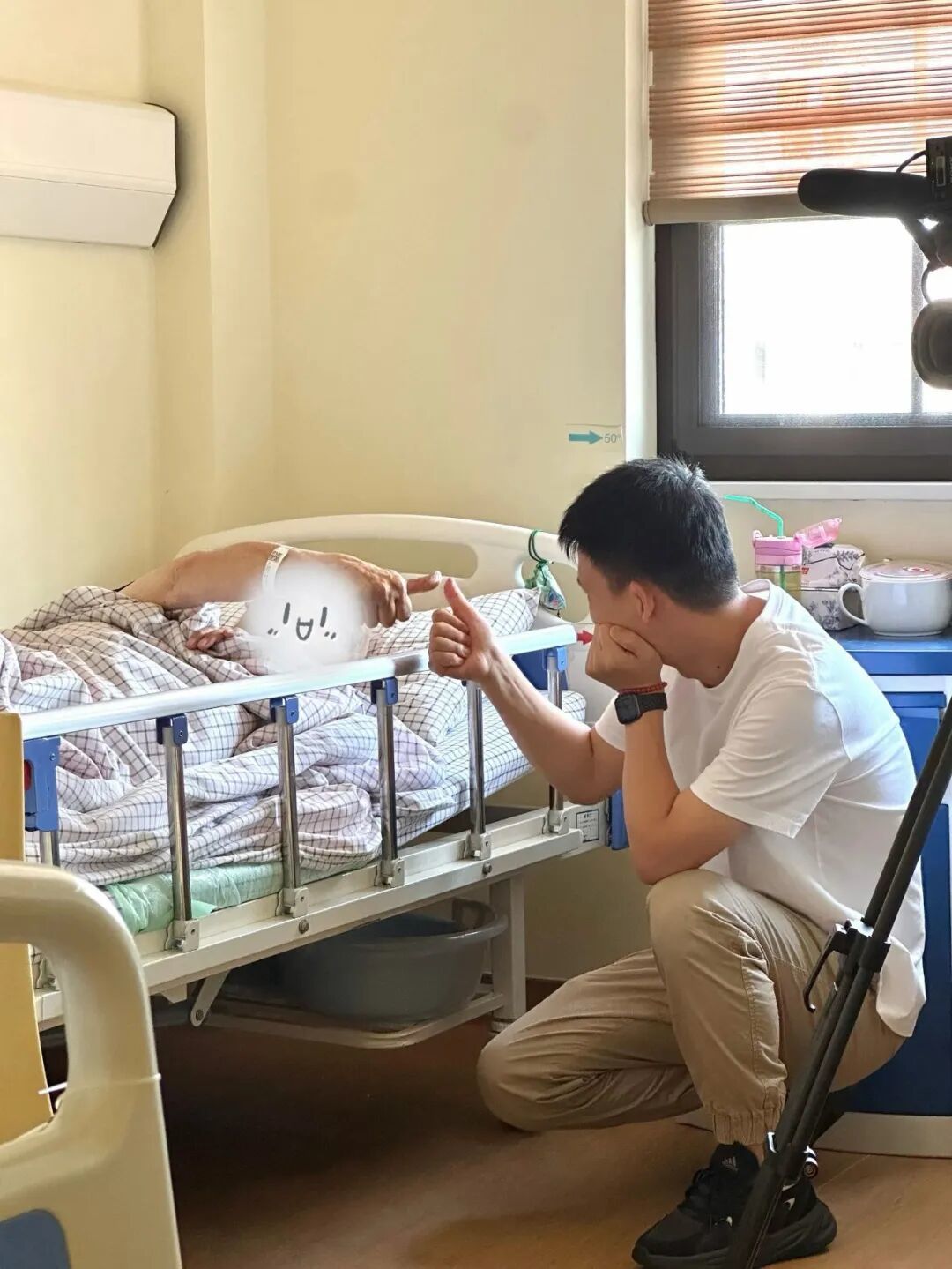 带着善意拍老人之前，感受到老人们极大的善意。（图/受访者提供）