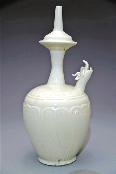 白釉莲纹龙首净瓶 北宋 定州博物馆藏