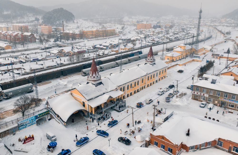 这是横道河子风光（无人机照片）。新华社发（范峻辰 摄）