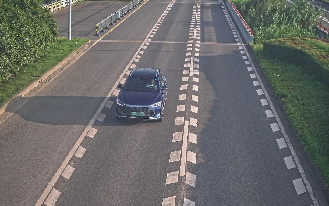 沪AGR6876 沿沪大道.jpg