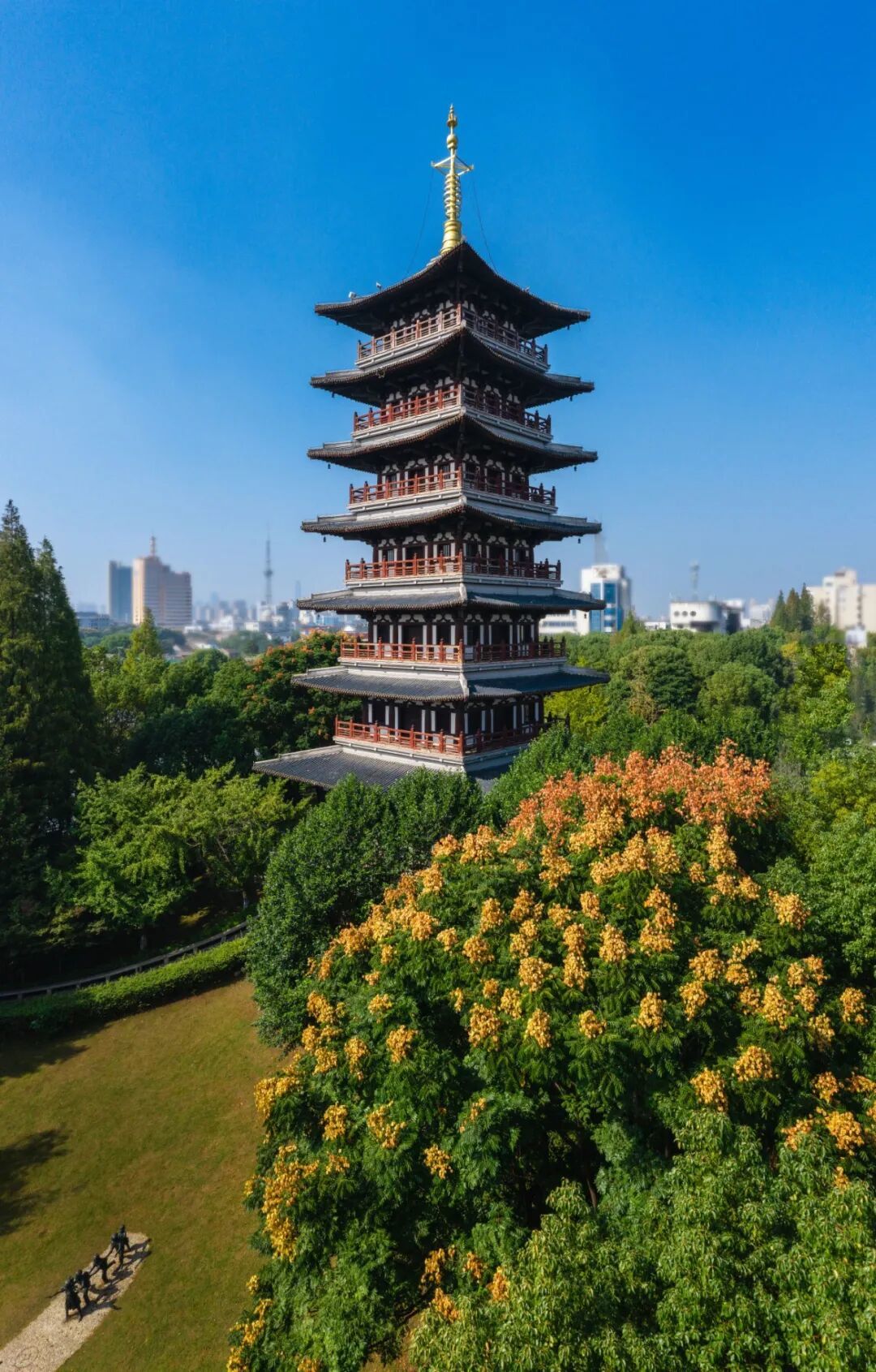 华严塔（重阳节）.jpg