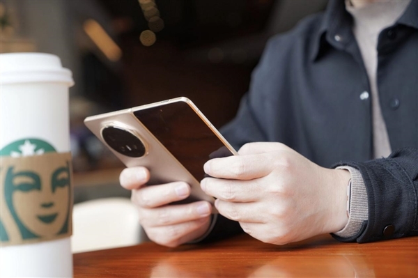 史上最大电池折叠屏旗舰！荣耀Magic V6图赏