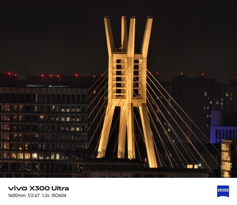 14-400mm终极全焦段!vivo X300 Ultra手机全面评测:依然是年度影像机皇