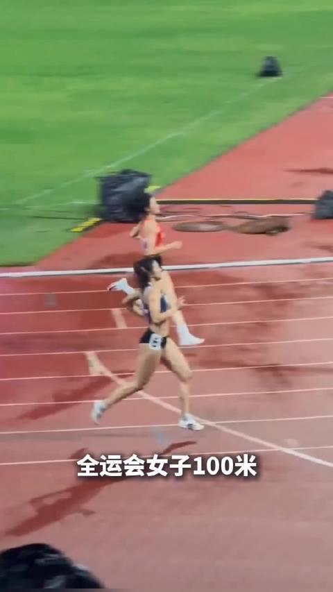 刘景扬澄清与吴艳妮关系十大配资平台app官网，盛赞其跨栏技术