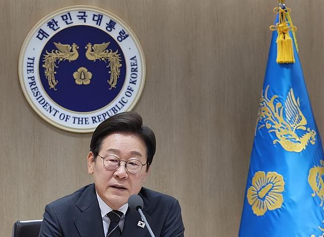 5万朝鲜兵杀进俄乌战场！泽连斯基喊话韩国求援，这回踢到铁板了