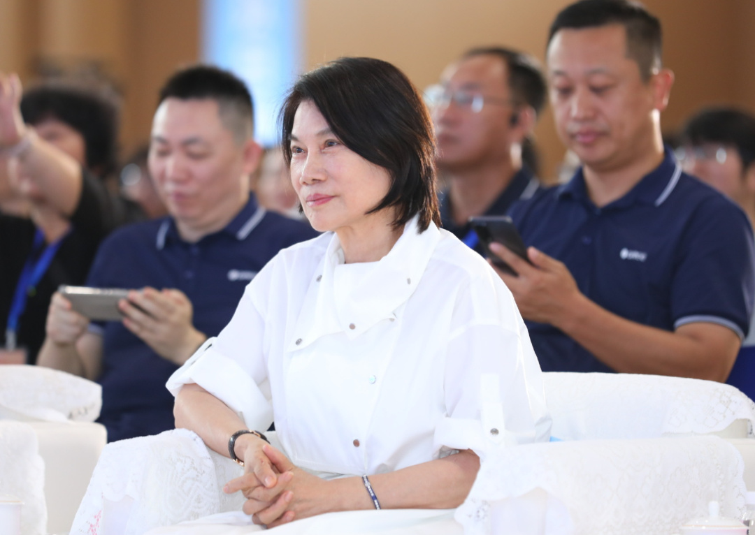 【董明珠再卸任】企查查APP显示,9月16日,格力电子商务有限公司发