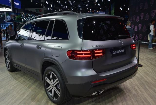 奔驰价格大跳水!7座SUV跌至18万,配2.0T四驱还有双天窗-有驾