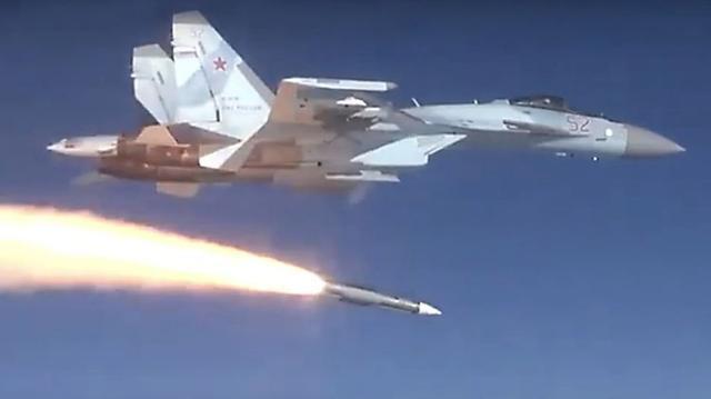 ▲R-37M体型巨大