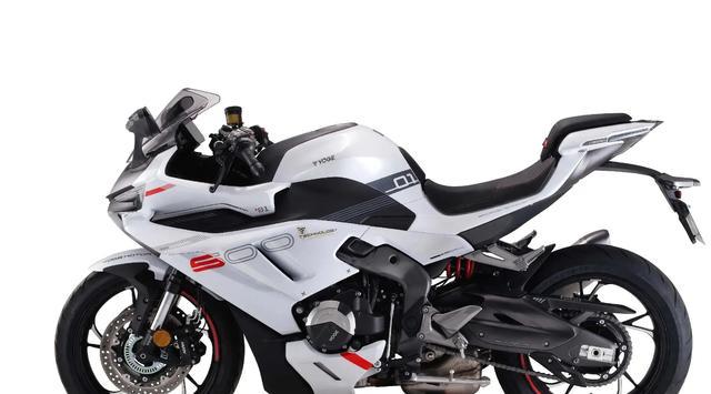 84匹马力亮相,缺乏RR500S以2.5万起重塑三万内仿赛面容-有驾