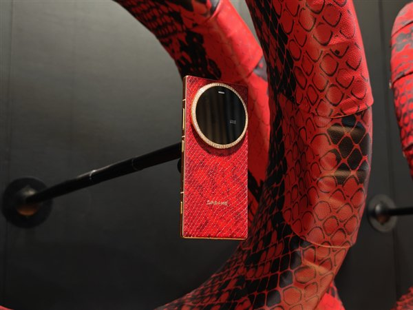 机圈再添新玩家！追觅砸百亿造手机 魅族万志强送祝福