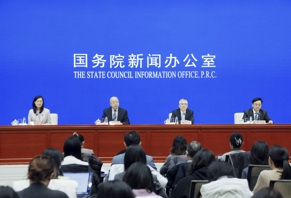 1月22日，国务院新闻办公室在北京举行新闻发布会，介绍加快农业农村现代化，扎实推进乡村全面振兴有关情况，并答记者问。新华社记者 潘旭 摄