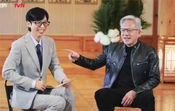 黄仁勋穿皮夹克是妻子安排 17岁相识后便不再购物 过往透露身体隐情
