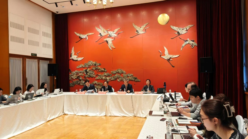 “中国新发展 世界新机遇”为主题的“临甲7号沙龙”专题吹风会正在举行