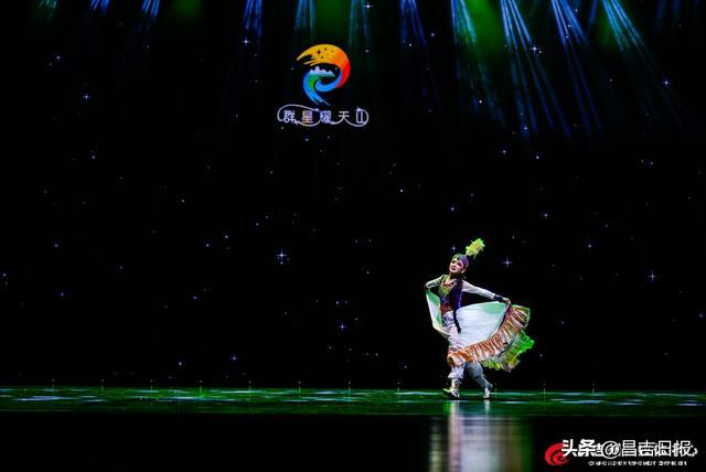 少年独舞《黑走马》比赛现场。图片由昌吉州文化馆提供