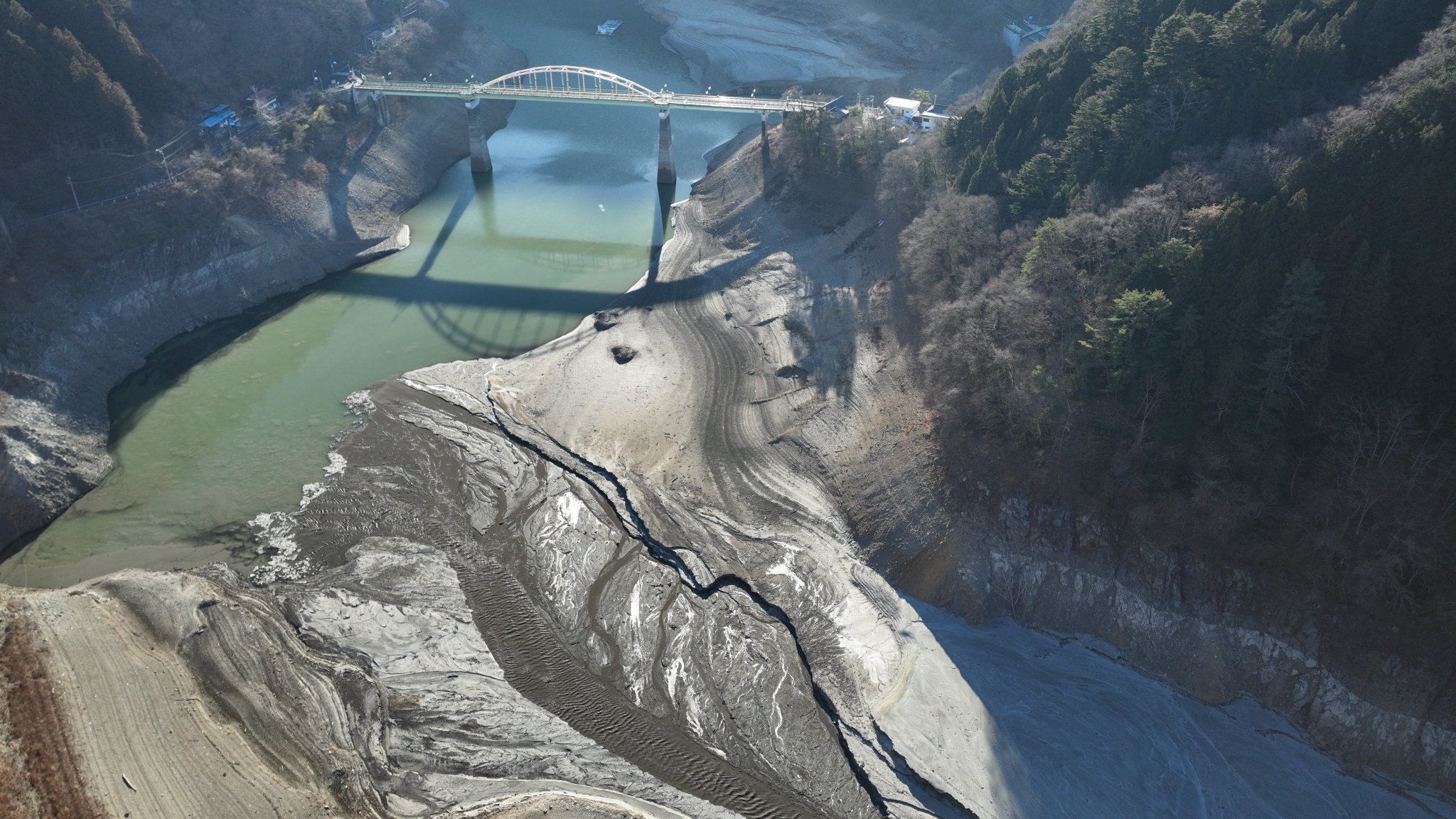 为东京供水的小河内水库(奥多摩湖)