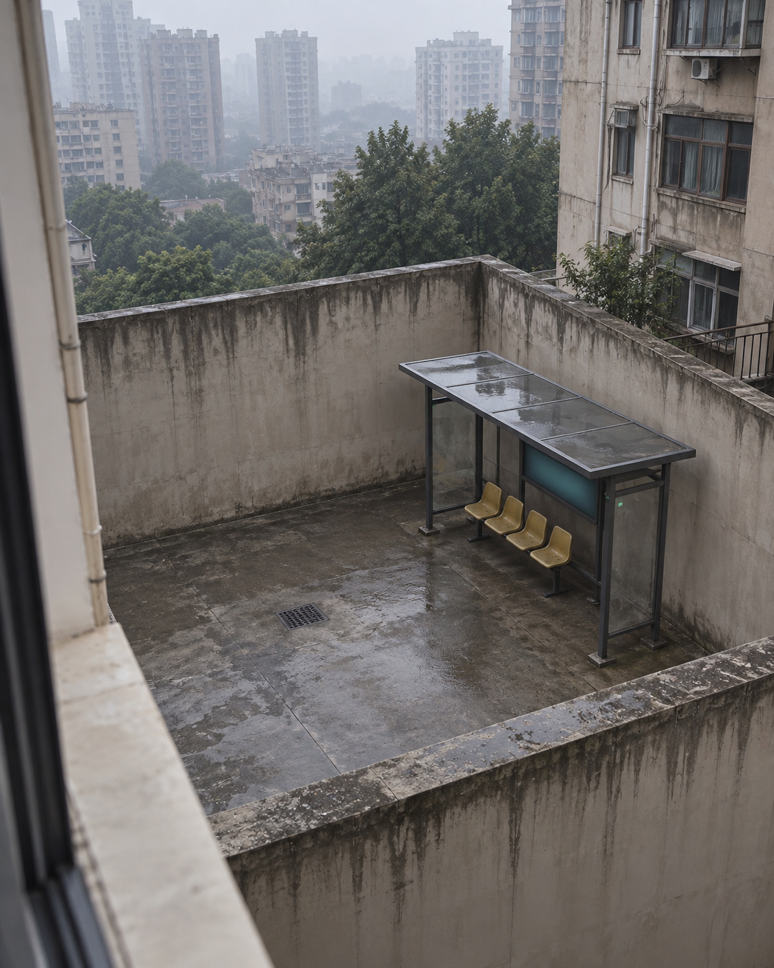 跑了一组老式怪核风格的图片,还挺有感觉的。 提示词: 【主题】 {{