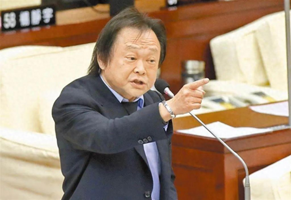 图注：“绿委”王世坚坦言台北生活资本稀薄东京，富东说念主才调活。