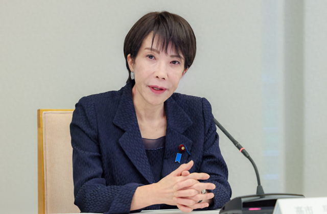 中日闹得最丢脸技能，特朗普瞬息关闭领事馆，他才无论高市奈何想