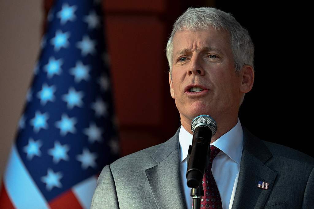 美官员称“海军护航油轮通过霍尔木兹海峡”后删帖,伊朗回应