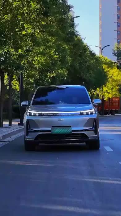 看着大，开起来“小”？吉利银河M9动力/驾驶体验