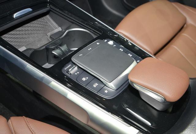 奔驰价格大跳水!7座SUV跌至18万,配2.0T四驱还有双天窗-有驾