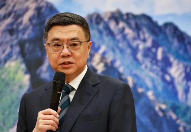 台“行政部门”负责人卓荣泰