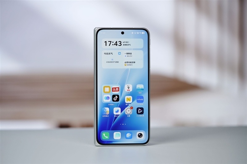 超强小V单同款影像系统 vivo X Fold6手机全面评测：一款用出了电脑味儿的大折屏