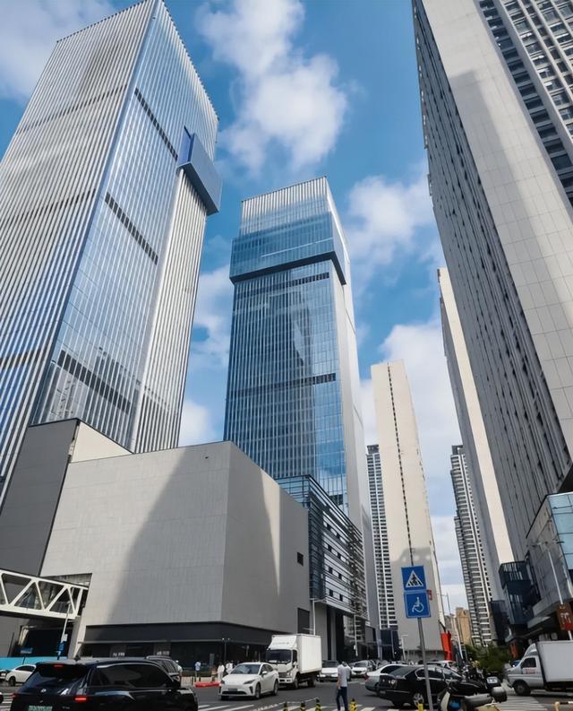 佛山万象天地周边街景。