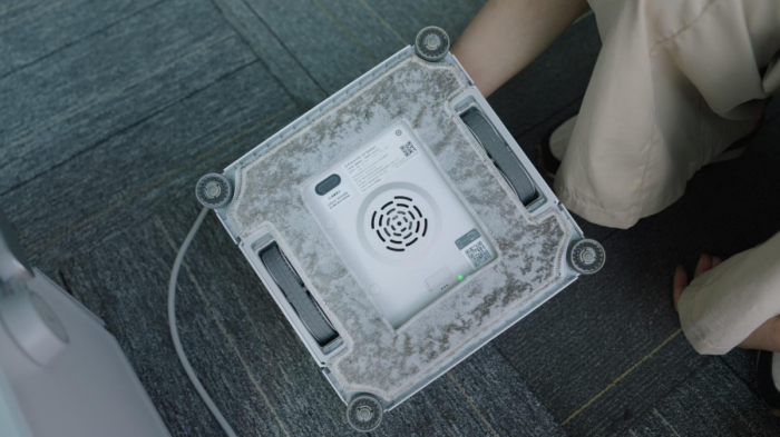 清洁“蜘蛛侠”照进现实？追觅 C2 Station 擦窗机器东谈主体验
