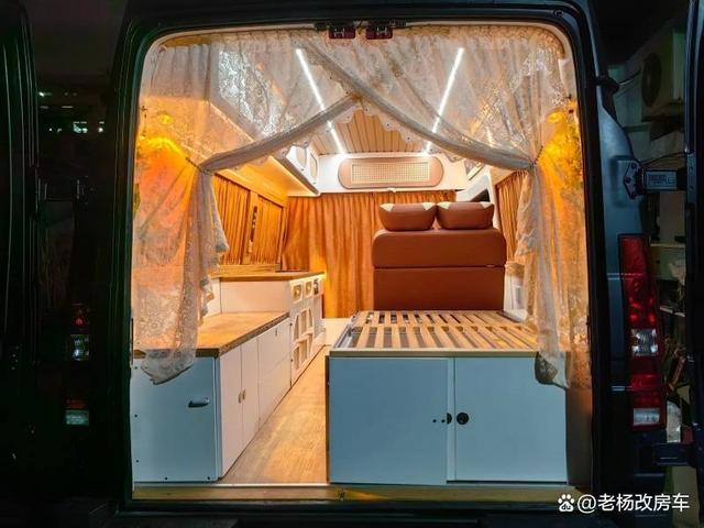 晋江长安面包车床车改装基地探秘移动生活空间打造全攻略-有驾