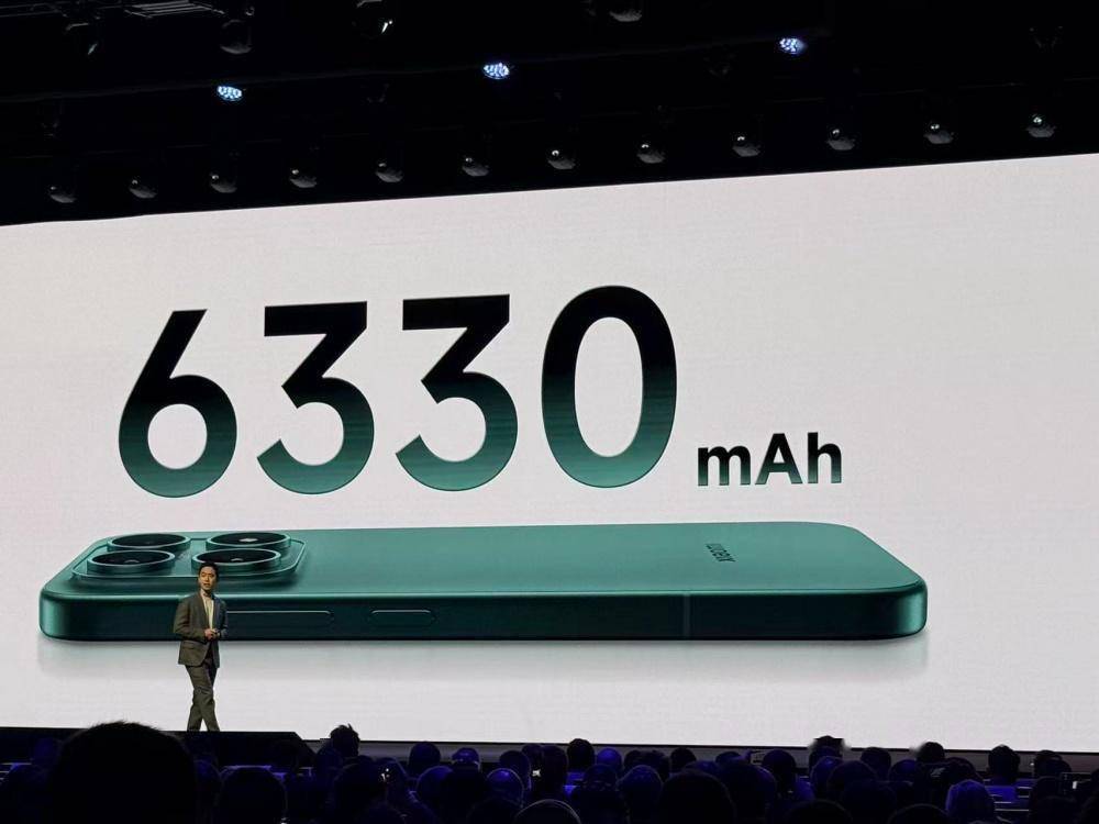 小米巴塞罗那炸场!真徕卡手机1.6万元开卖,VGT超跑等9大新品齐发