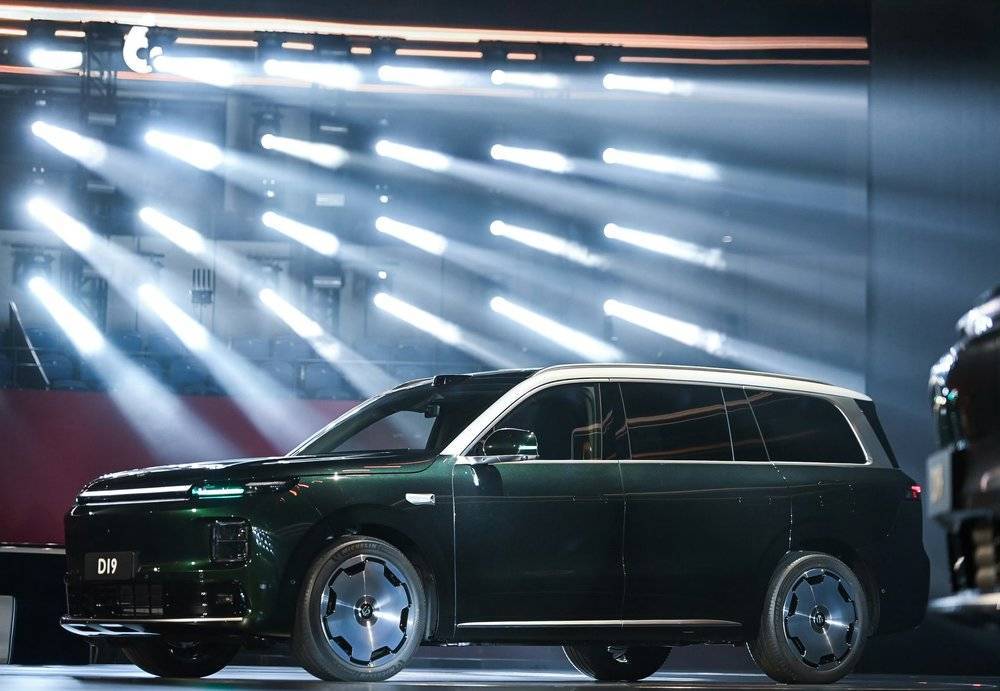 除了零跑D19外，零跑汽车还计划在今年推出面向豪华MPV市场的零跑D99