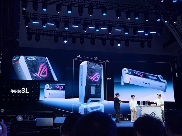 29999元!华硕发布顶级迷你主机ROG NUC 2026款:塞入一枚RTX 5080