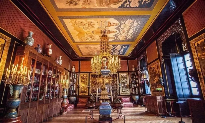 法国枫丹白露宫中国馆内收藏有大量中国文物