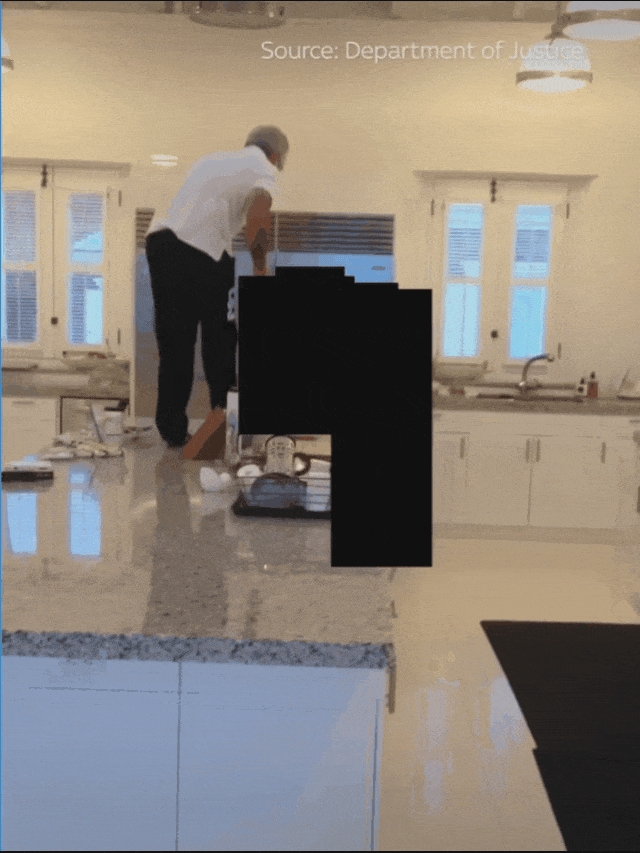 “他们吃人”！ 爱泼斯坦300万页资料曝光， 克林顿私密照流出， 终于“服软”将出庭作证