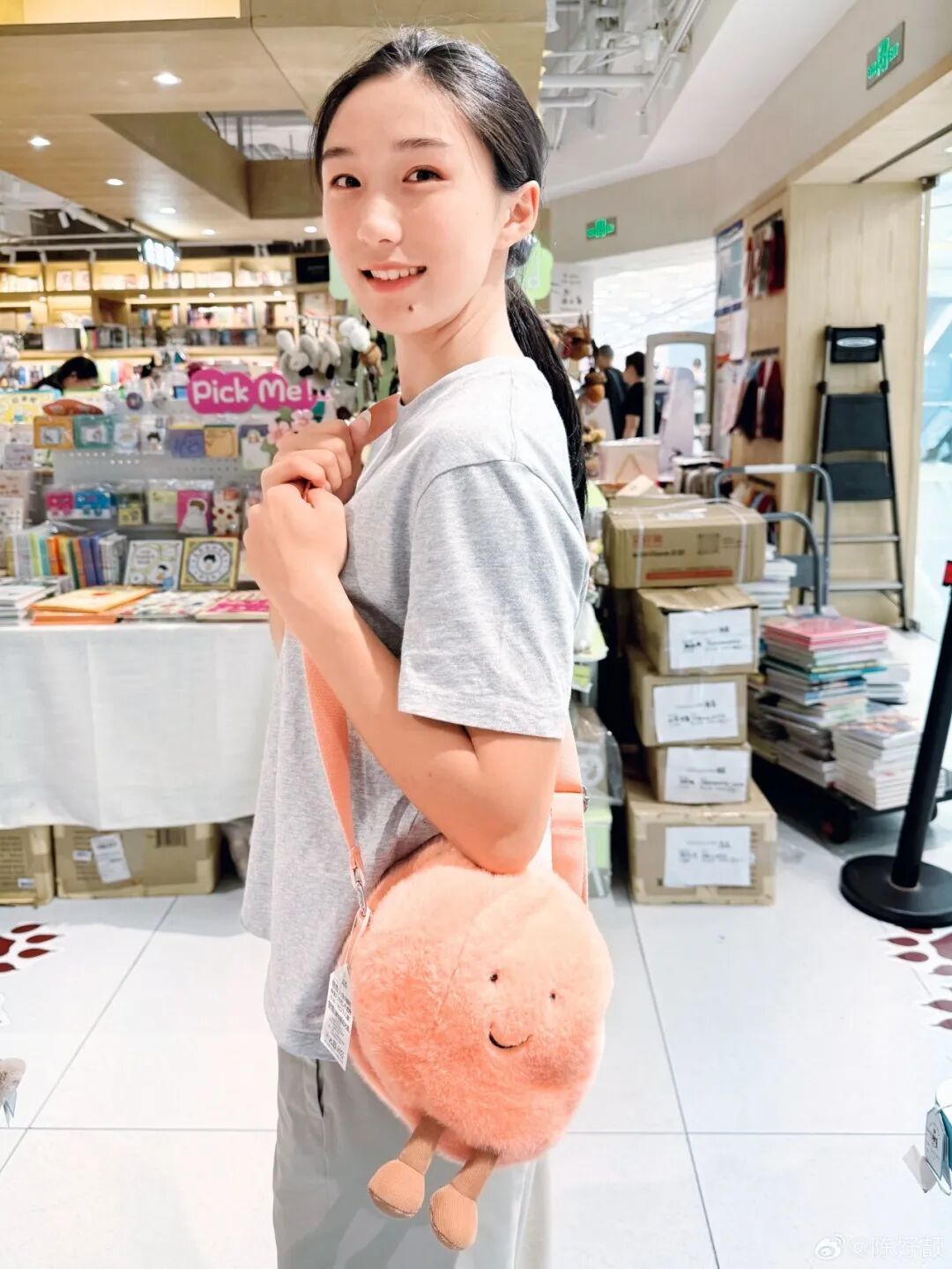 刚拿下亚运冠军的“小孩姐”，归来还是高三生