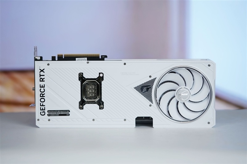 满血塞进RTX 5080与锐龙9 9950X3D!七彩虹iGame LAB Vulcan Armor火神战甲定制主机评测:地表最强ITX主机