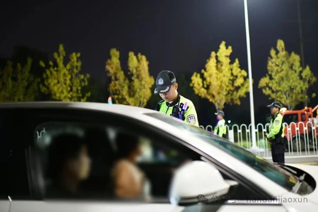 0b52bb14600cc8c57772a4ed9f7fcf73.jpg