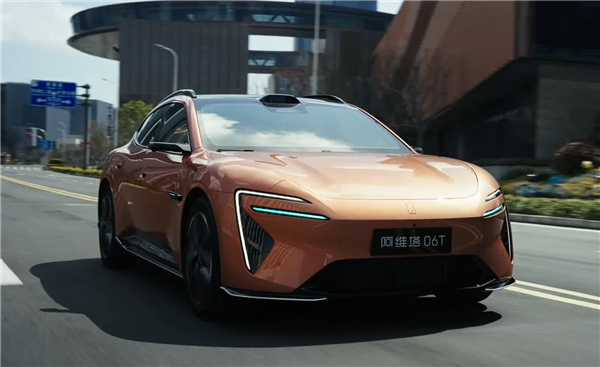 22.99万起 阿维塔06T开售：入门就是零百3.74秒双电机后驱