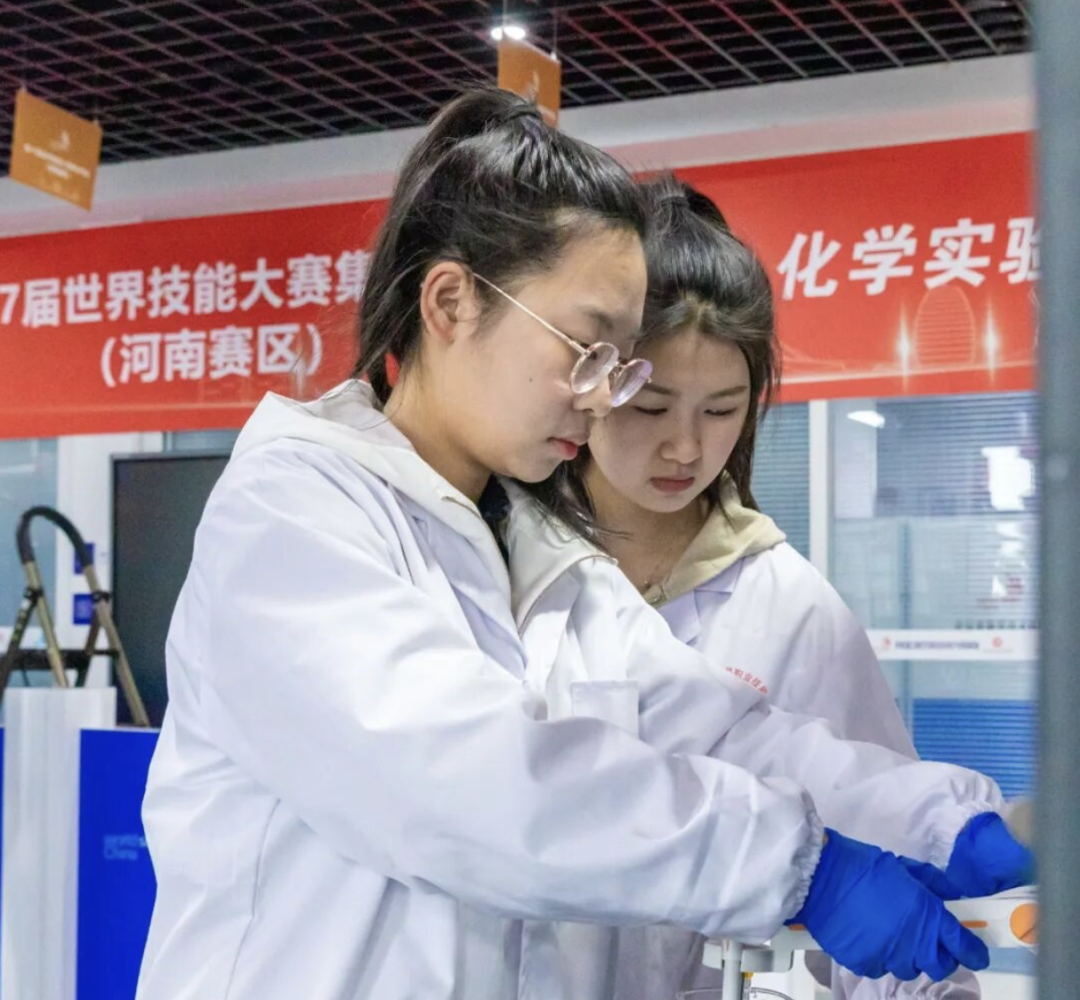 ▲比赛中的鲁静怡,来源:新华社