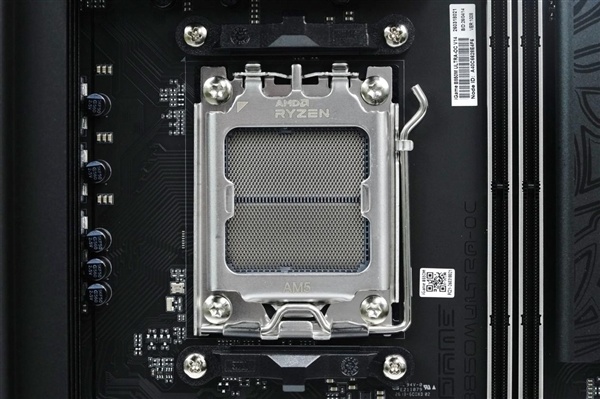 轻松打造千帧电竞主机 七彩虹iGame B850M Ultra-OC V14主板图赏