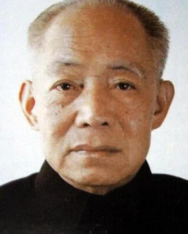 1980年，陈丕显说王兆国38岁就当二汽副厂长，邓小平：要好好培养