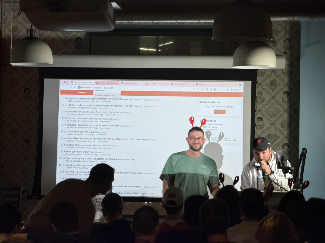 OpenClaw全球首聚,千人挤爆旧金山!龙虾头机器人现场乱逛太炸裂