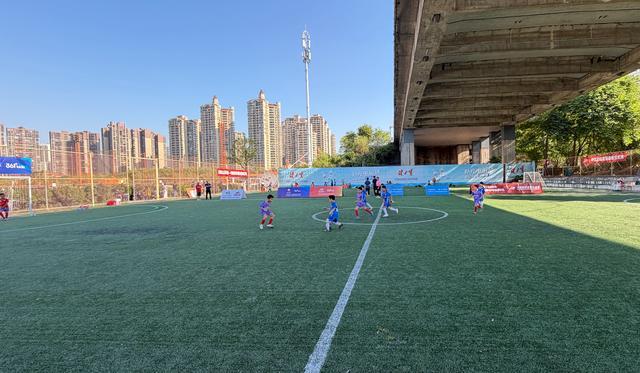 全国品牌赛事落户三水，搭建起粤港澳大湾区青少年足球交流平台。
