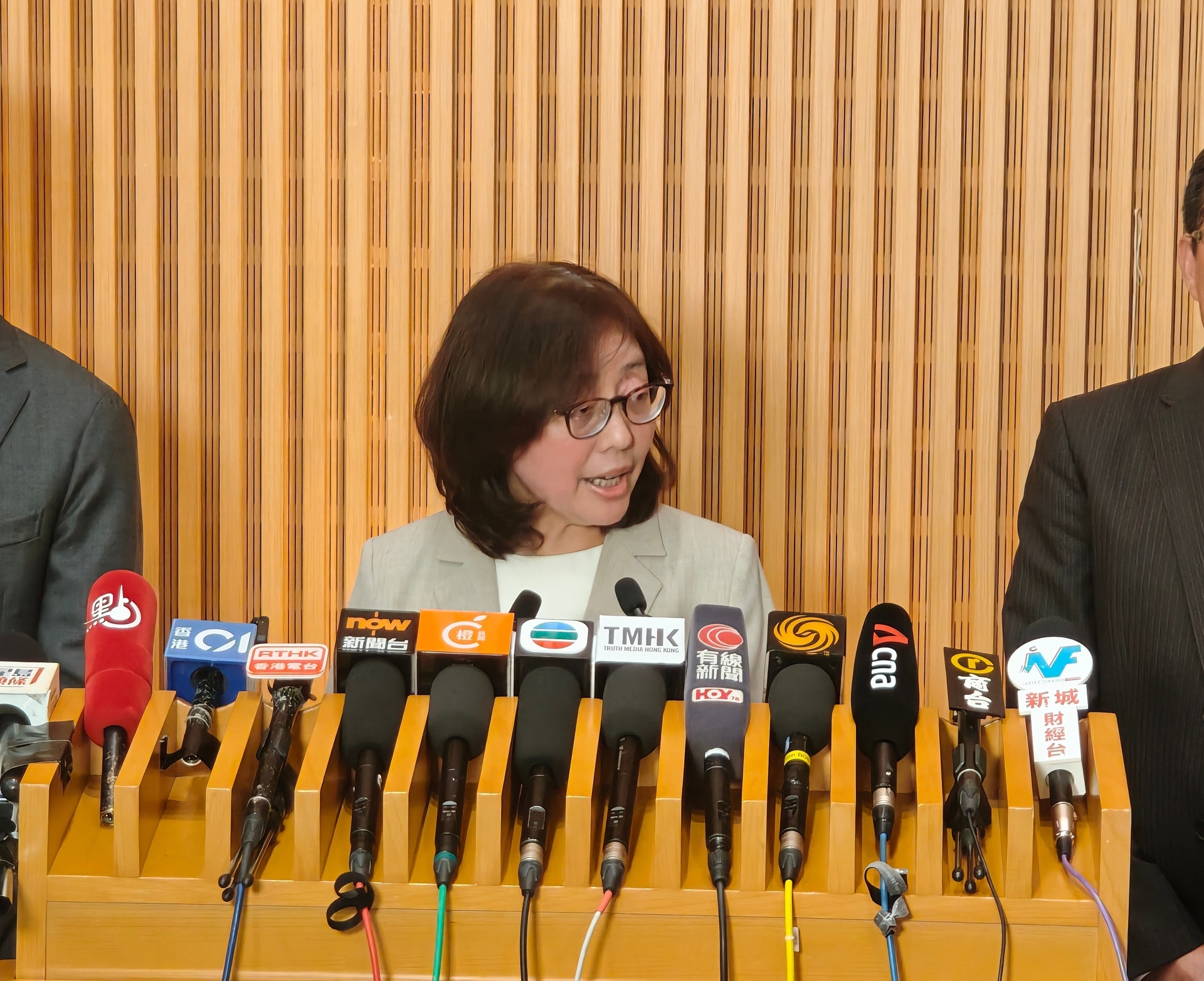 693a85f8e4b08c07fcbb16db