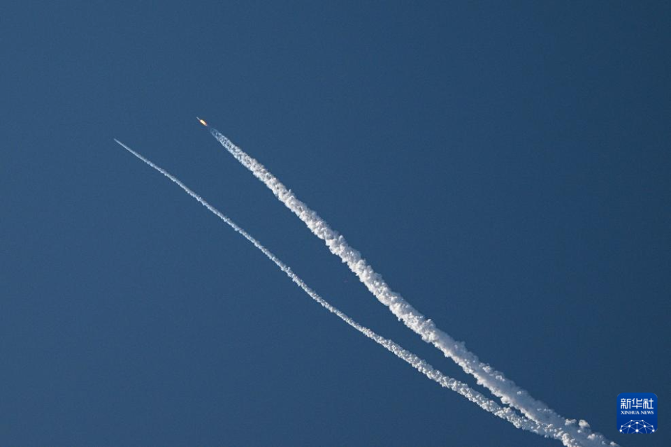 图:梦舟载人飞船系统最大动压逃逸飞行试验成功(图源新华社)