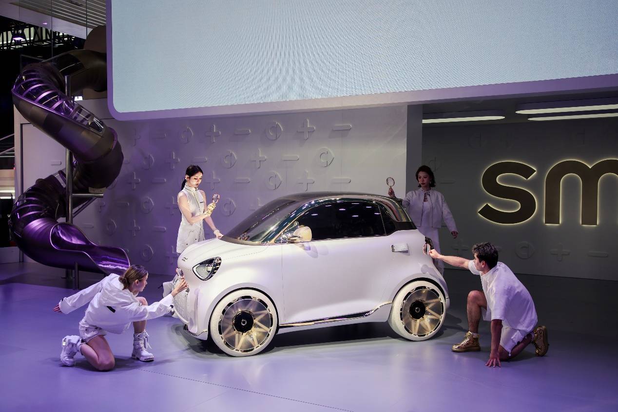 smart 精灵 6 号开启预售:从城市小车到豪华掀背,smart 变大了,也变得更复杂了丨北京车展