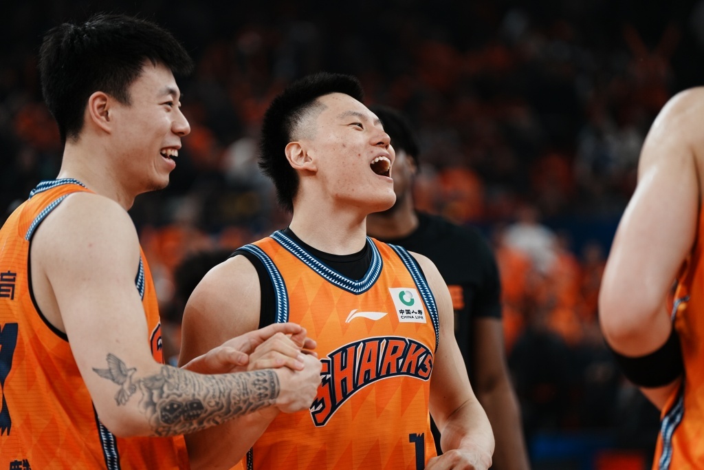 李弘权。张陶怡 图